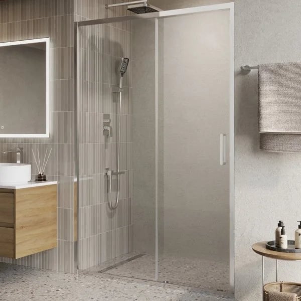 Душевая дверь в нишу BelBagno Luce BF-1-130-C-Cr профиль хром, стекло прозрачное