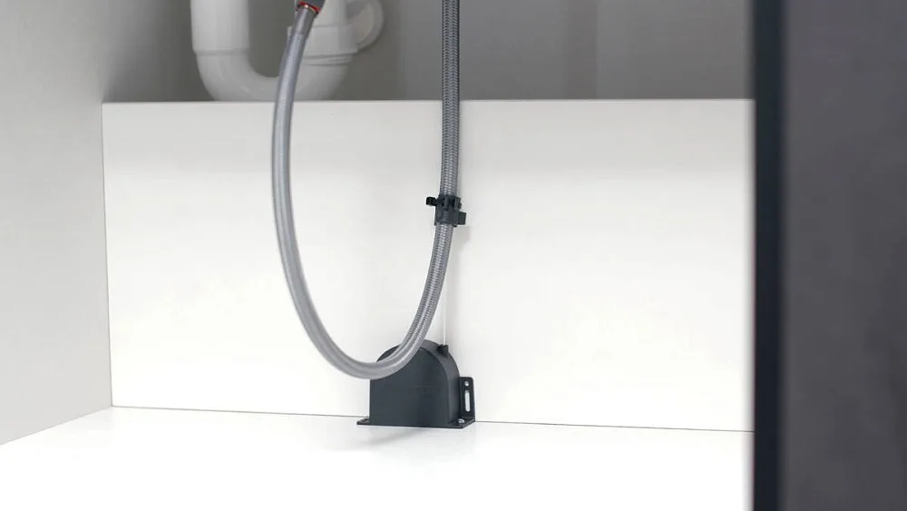 Смеситель для кухни Hansgrohe Zesis M33 74803670 механизм sBox lite, черный матовый Sancos — официальный сайт
