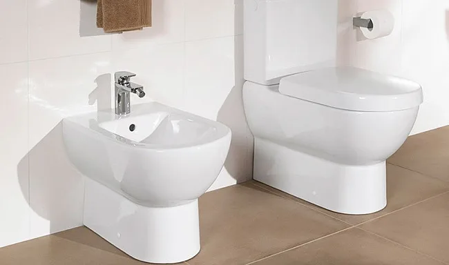 Крышка-сиденье Villeroy & Boch Subway 9M55 S101 с микролифтом, петли хром Sancos — Оригинал