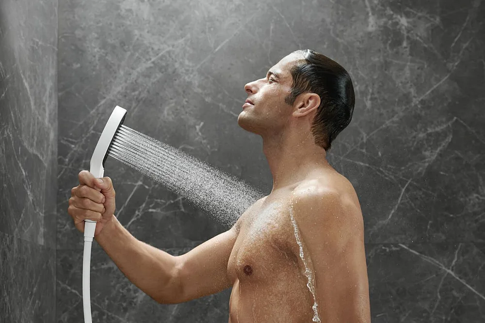 Душевая лейка Hansgrohe Rainfinity 130 26865700 EcoSmart, матовый белый Sancos — официальный сайт