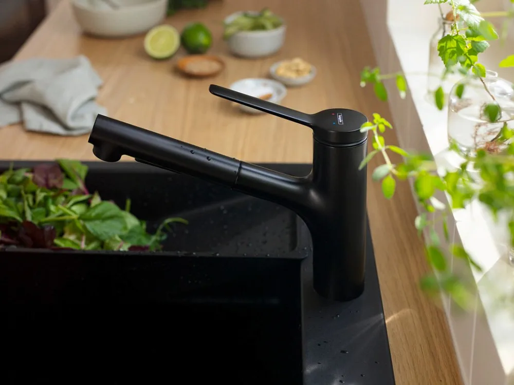 Смеситель для кухни Hansgrohe Zesis M33 74803670 механизм sBox lite, черный матовый Sancos — официальный сайт