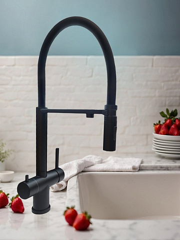 Смеситель для кухни AltroBagno Flusso 050204 NeOp с гибким изливом, матовый черный
