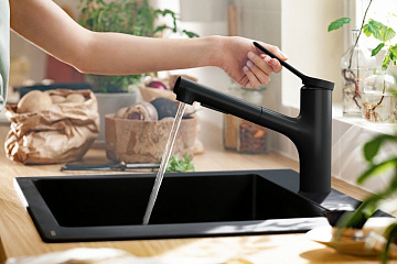 Смеситель для кухни Hansgrohe Zesis M33 74800670 черный матовый