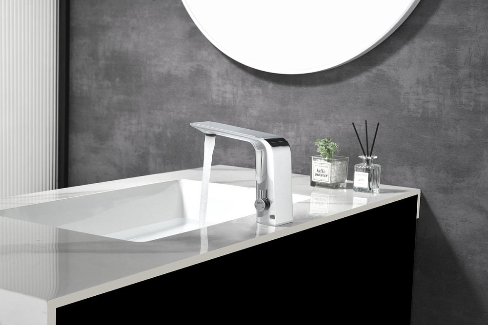 Смеситель для раковины Black&White Gravity 7101С сенсорный, chrome