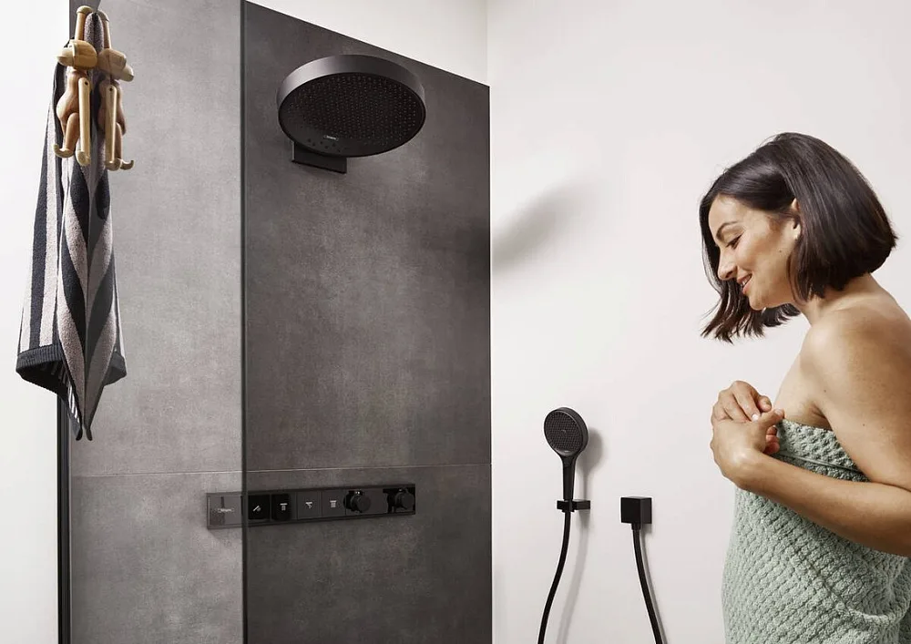 Душевая лейка Hansgrohe Rainfinity 130 26864670 матовый черный Sancos — официальный сайт