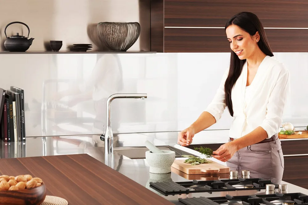 Смеситель для кухни Grohe Essence 30270000 хром Sancos — официальный сайт