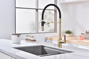 Смеситель для кухни Paulmark Magneto One Ma213188-LG, светлое золото