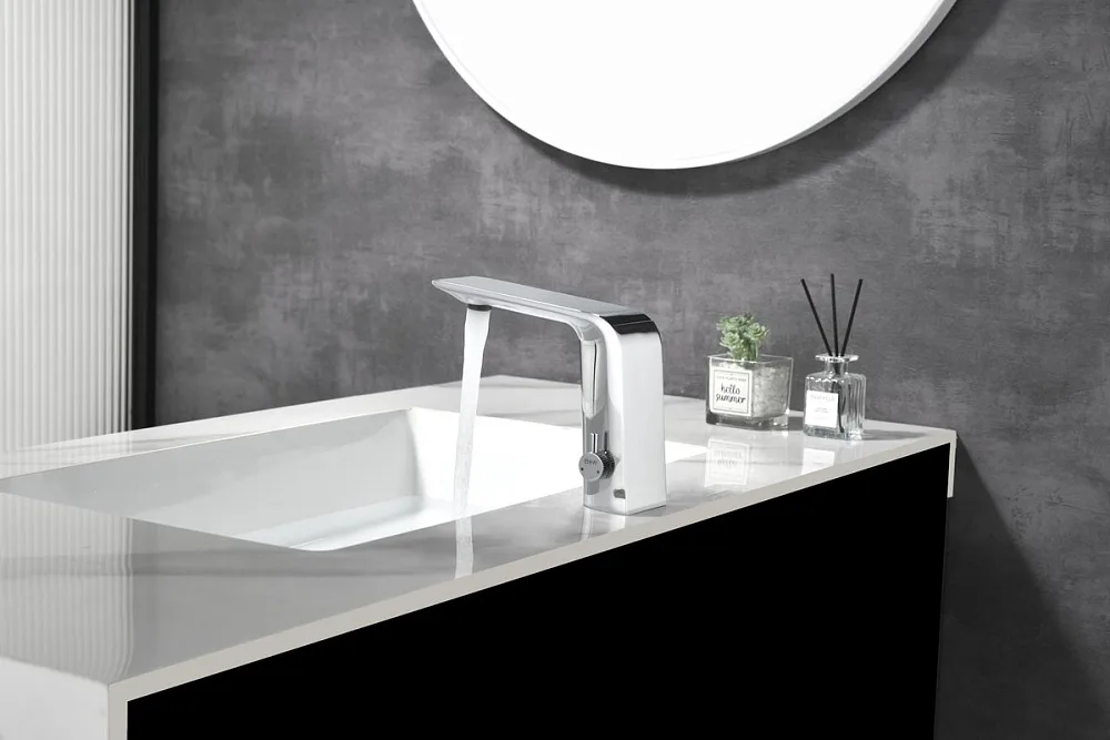 Смеситель для раковины Black&White Gravity 7101С сенсорный, chrome Sancos — официальный сайт