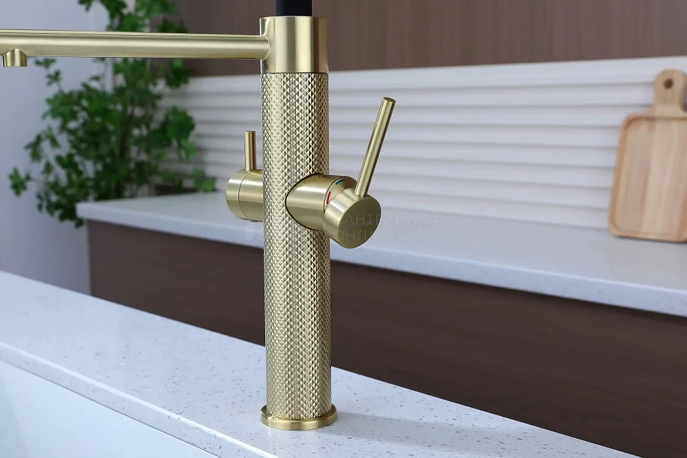 Смеситель для кухни Paulmark Nexus Diamond Nd613999-LG с гибким изливом, светлое золото Sancos — официальный сайт