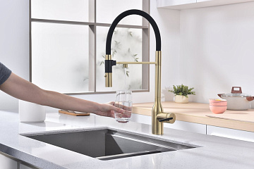 Смеситель для кухни Paulmark Magneto One Ma213188-LG, светлое золото