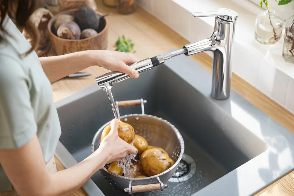 Смеситель для кухни Hansgrohe Zesis M33 74804000 механизм sBox lite, хром Sancos — официальный сайт