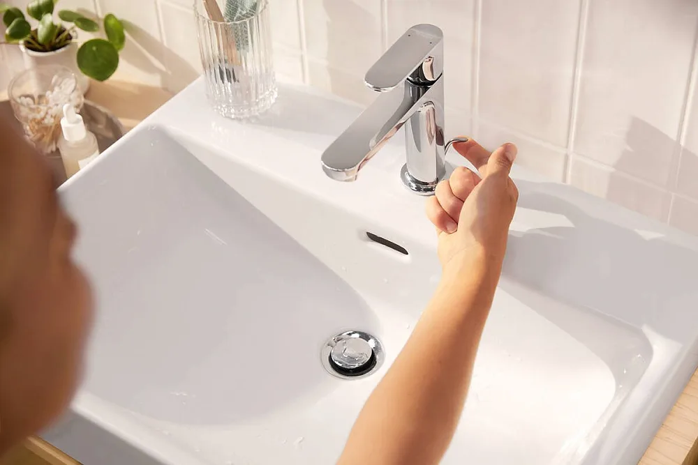 Смеситель для раковины Hansgrohe Rebris S 72517000 с донным клапаном, хром Sancos — официальный сайт