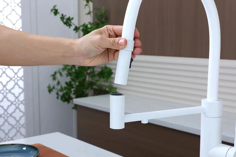Смеситель для кухни Paulmark Ganymede Ga213199-WH с гибким изливом, белый матовый Sancos — официальный сайт