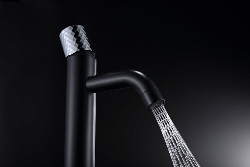 Смеситель для раковины Boheme Stick 122-BCR black diamond chrome