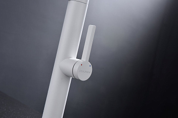 Смеситель для кухни Paulmark Leader Le214101-WH, белый матовый, с гибким изливом