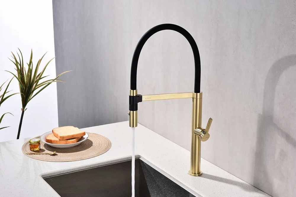 Смеситель для кухни Paulmark Leader Le214101-SBG с гибким изливом, светлое брашированное золото Sancos — официальный сайт