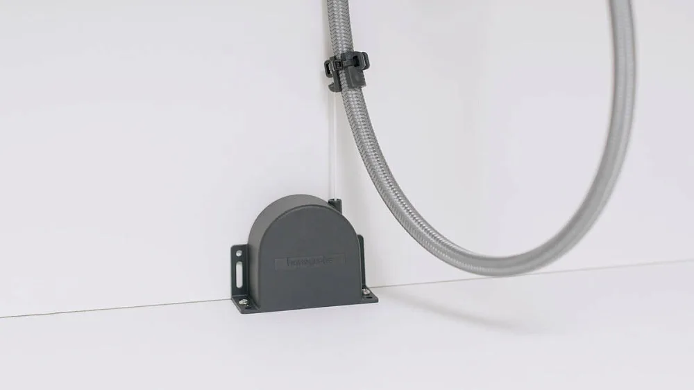 Смеситель для кухни Hansgrohe Zesis M33 74803670 механизм sBox lite, черный матовый Sancos — официальный сайт