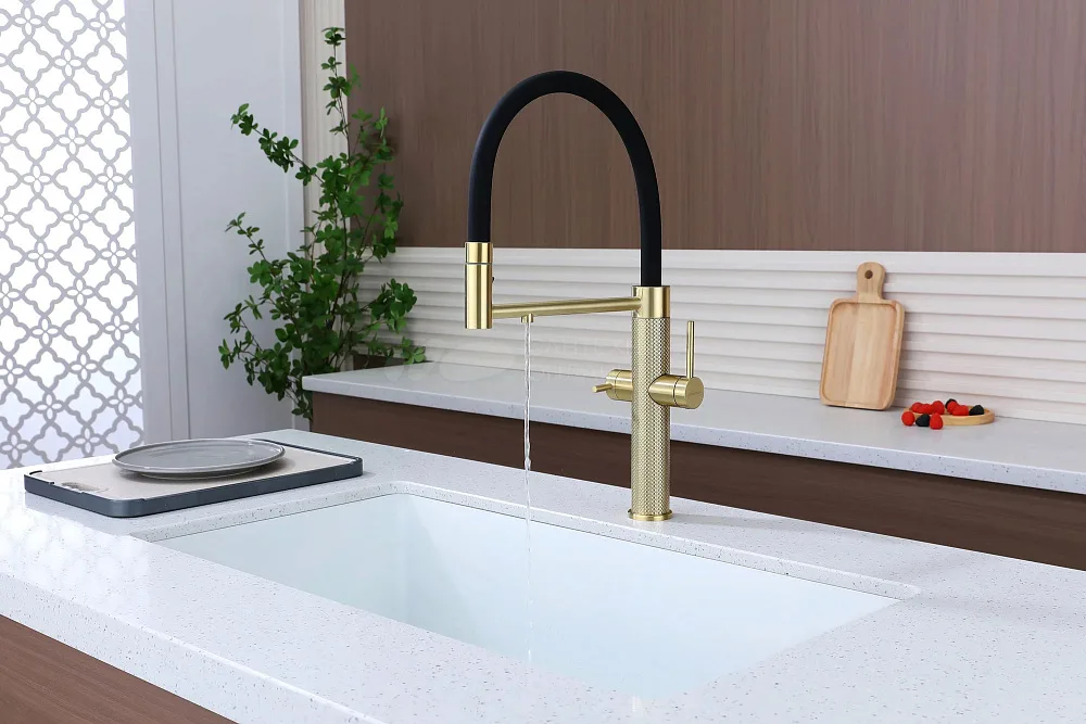 Смеситель для кухни Paulmark Nexus Diamond Nd613999-LG с гибким изливом, светлое золото Sancos — официальный сайт