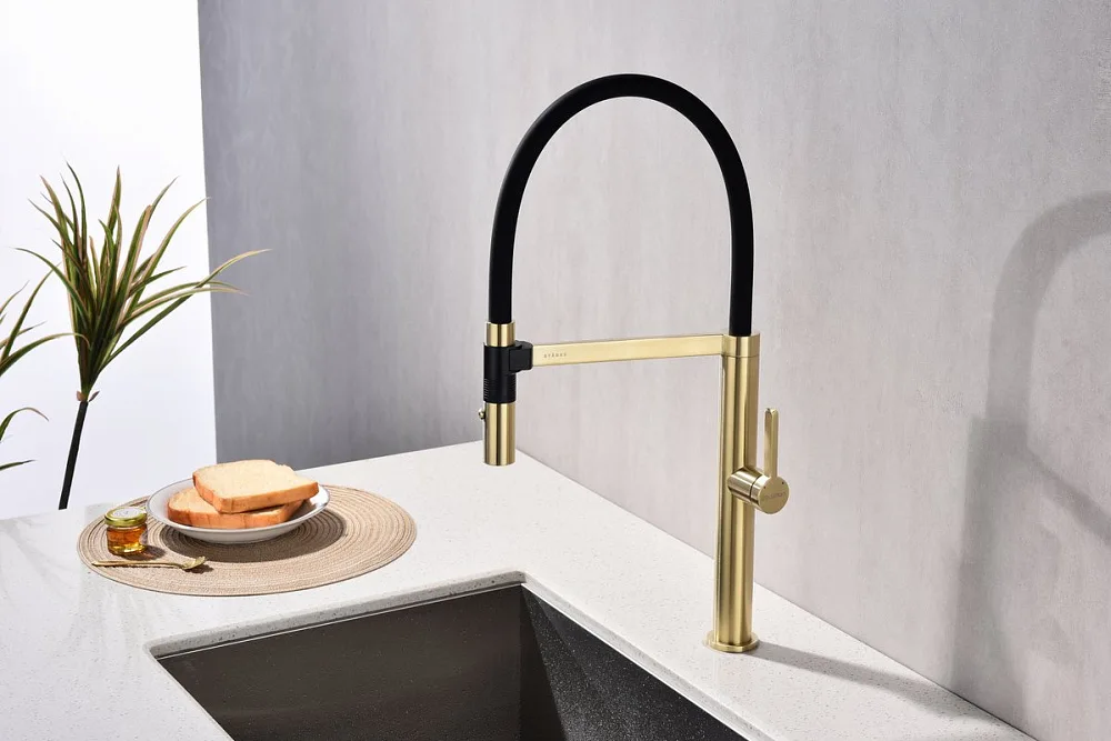 Смеситель для кухни Paulmark Leader Le214101-SBG с гибким изливом, светлое брашированное золото Sancos — официальный сайт