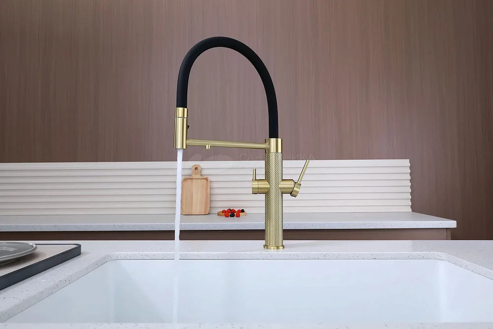 Смеситель для кухни Paulmark Nexus Diamond Nd613999-LG с гибким изливом, светлое золото Sancos — официальный сайт