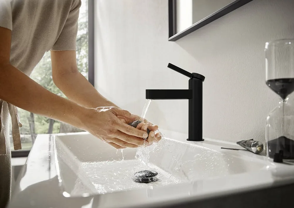 Смеситель для раковины Hansgrohe Finoris 110 76023670 матовый черный Sancos — официальный сайт