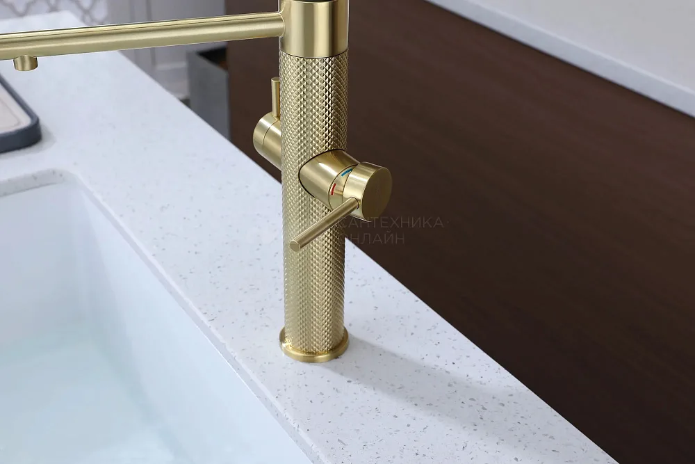 Смеситель для кухни Paulmark Nexus Diamond Nd613999-LG с гибким изливом, светлое золото Sancos — официальный сайт