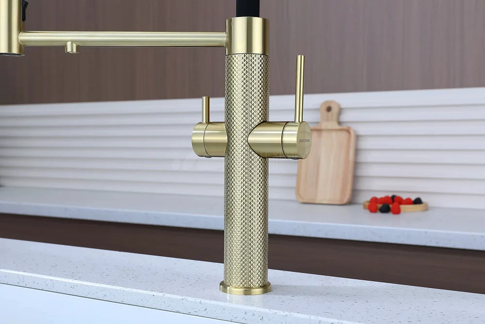 Смеситель для кухни Paulmark Nexus Diamond Nd613999-LG с гибким изливом, светлое золото Sancos — официальный сайт