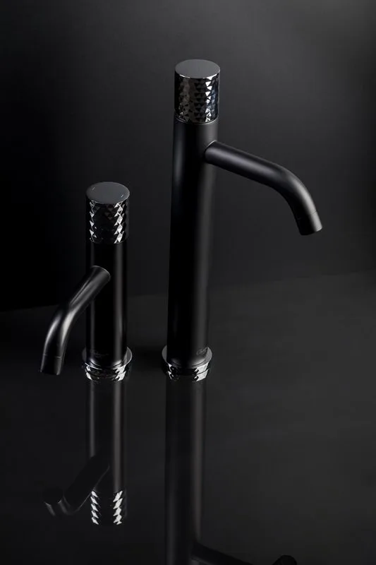 Смеситель для раковины Boheme Stick 122-BCR black diamond chrome Sancos — официальный сайт