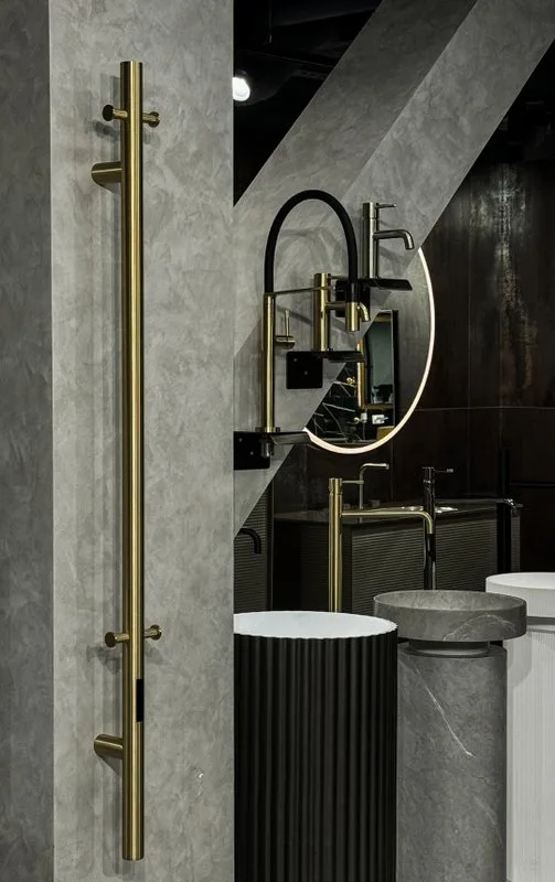 Полотенцесушитель электрический Boheme Uno 726-BR 150x12, bronze Sancos — официальный сайт