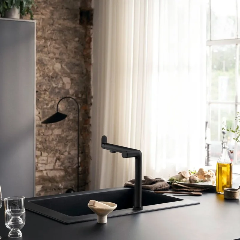 Смеситель для кухни Hansgrohe Aqittura M91 76804670 матовый черный Sancos — официальный сайт