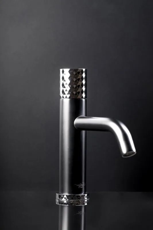 Смеситель для раковины Boheme Stick 121-BCR black diamond chrome Sancos — официальный сайт
