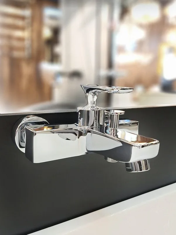 Смеситель для ванны с душем AltroBagno Aperto 0207 Cr, хром Sancos — официальный сайт