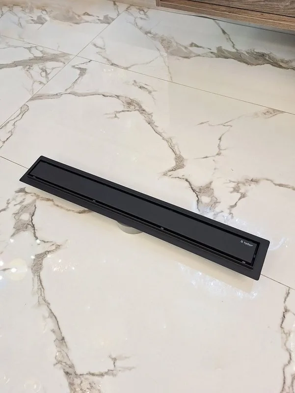 Душевой трап (лоток) AltroBagno Beni aggiuntivi AltroBagnoFD071211NeOp, матовый черный Sancos — официальный сайт