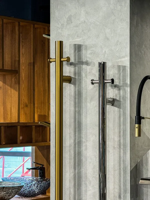 Полотенцесушитель электрический Boheme Uno 726-BR 150x12, bronze Sancos — официальный сайт