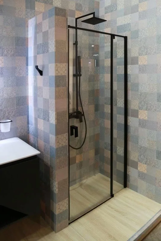 Душевая дверь в нишу Cezares Urban B 12 140 C Nero профиль черный, стекло прозрачное Sancos — официальный сайт