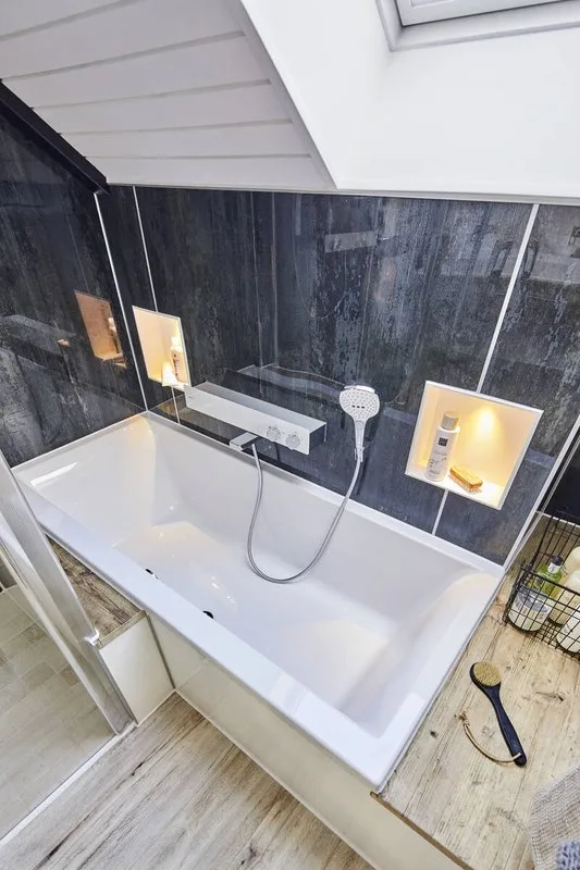 Термостатический смеситель Hansgrohe ShowerTablet 13109400, для ванны с душем, белый - хром Sancos — официальный сайт