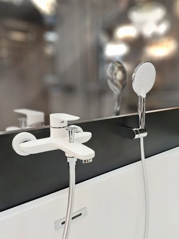 Смеситель для ванны с душем AltroBagno Diretto 0209 Bi, белый Sancos — официальный сайт