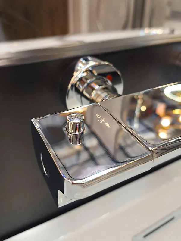 Термостатический смеситель AltroBagno Lamberto 030501 Cr для душа, хром Sancos — официальный сайт