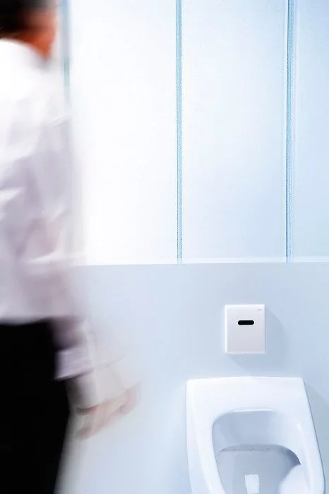 Кнопка смыва TECE Planus Urinal 6 V-Batterie 9242354 белая матовая Sancos — официальный сайт