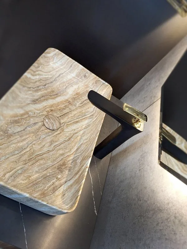 Смеситель для раковины AltroBagno Aperto 010211 NeOr черный, золото Sancos — официальный сайт