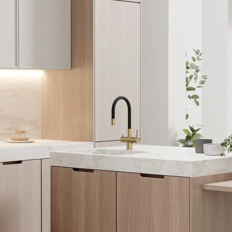 Смеситель для кухни Sancos Lucia SC4004BG с гибким изливом, брашированное золото Sancos — официальный сайт