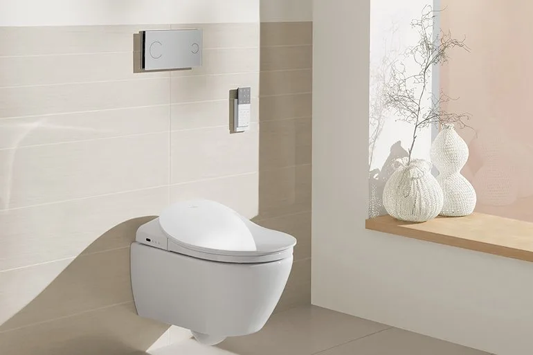 Крышка-сиденье Villeroy & Boch Viclean V02E L401 с микролифтом, петли хром, функция биде Sancos — официальный сайт