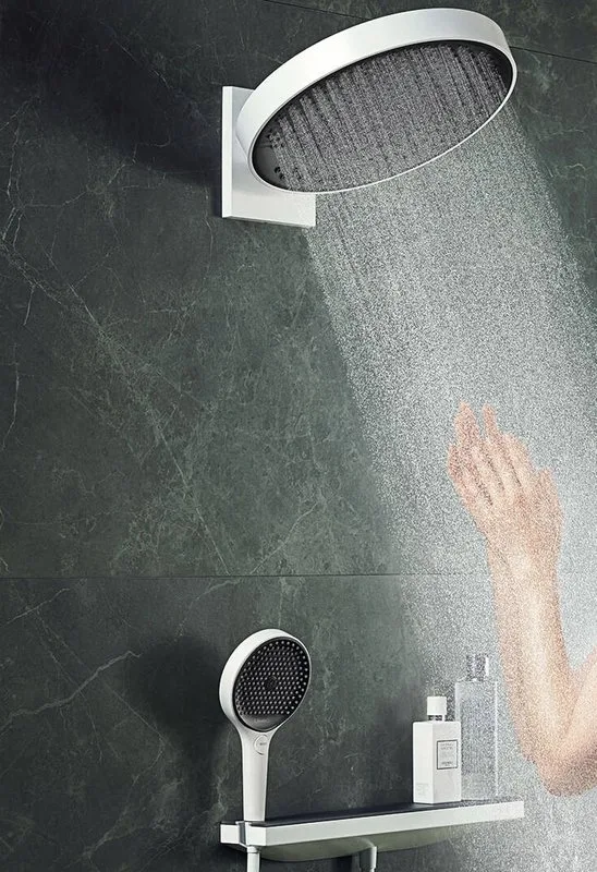 Шланговое подключение Hansgrohe Rainfinity Porter 500 26843700, с полкой и держателем Sancos — официальный сайт