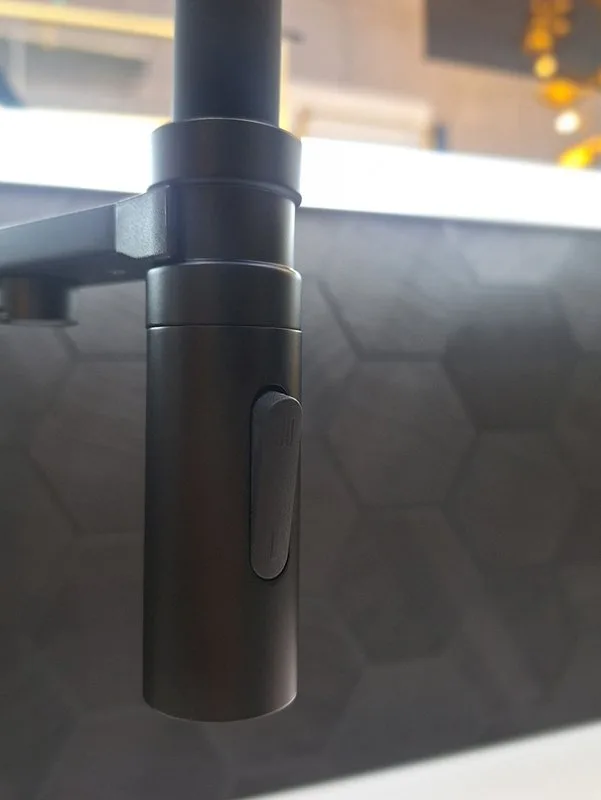 Смеситель для кухни AltroBagno Flusso 050204 NeOp с гибким изливом, матовый черный Sancos — официальный сайт