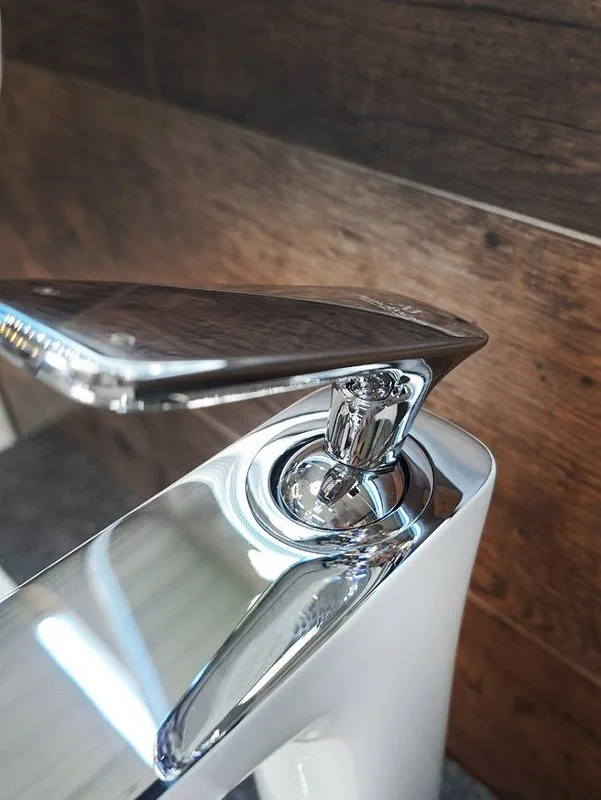 Смеситель для раковины AltroBagno Aperto 010206 BiCr белый, хром Sancos — официальный сайт