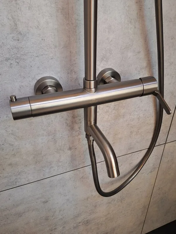 Душевая стойка AltroBagno Unione 030210 GrMt, оружейная сталь Sancos — официальный сайт