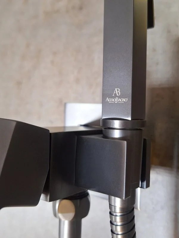 Гигиенический душ AltroBagno BM AltroBagnoBM060122MB со смесителем, С ВНУТРЕННЕЙ ЧАСТЬЮ, матовый чер Sancos — официальный сайт