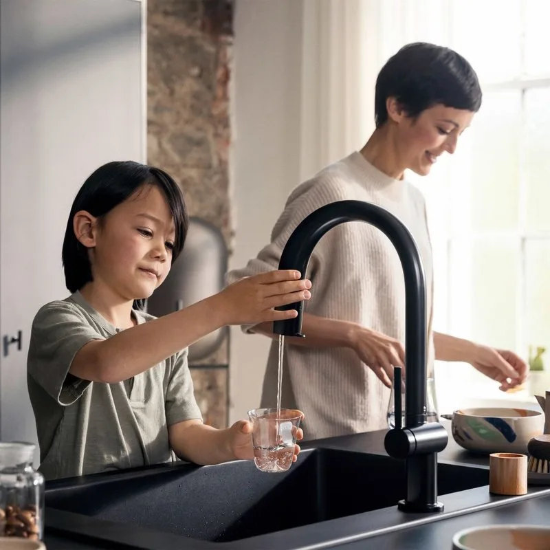 Смеситель для кухни Hansgrohe Aqittura M91 76803670 матовый черный Sancos — официальный сайт
