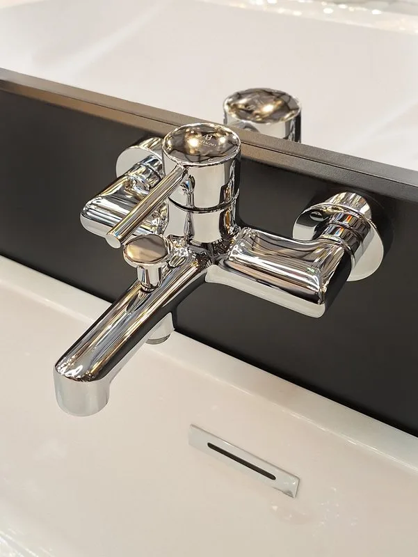 Смеситель для ванны с душем AltroBagno Intento 0218 Cr, хром Sancos — официальный сайт