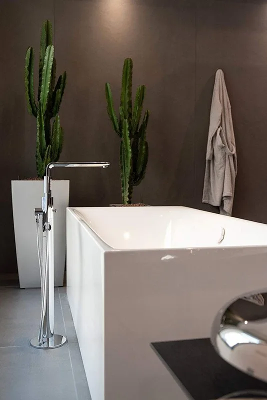 Напольный смеситель для ванны с душем Grohe Lineare New 23792001 Sancos — официальный сайт